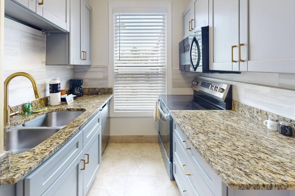 Silver Sands - Sunset Retreat House in Madeira Beach