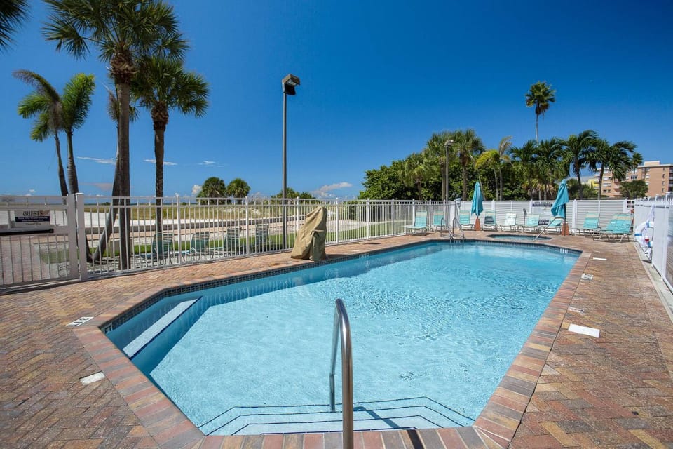 205 - Surf Beach Resort House in Treasure Island