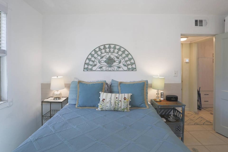 406 - Friendly Native Beach Resort House in Saint Pete Beach
