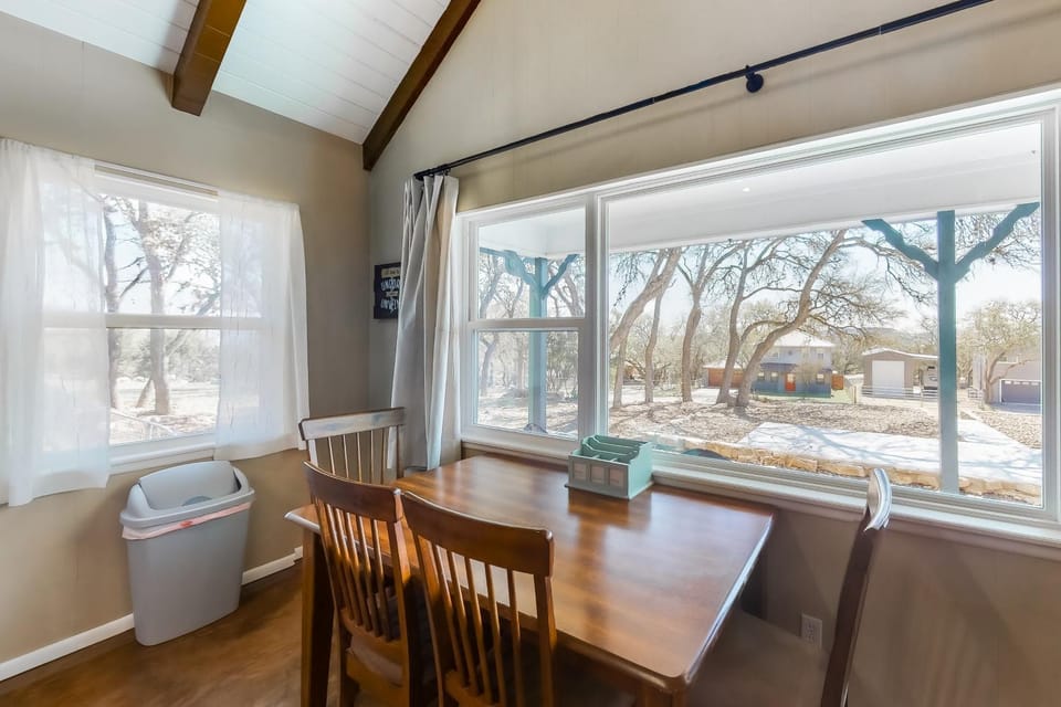 Two-Story Family-Friendly Home w/ Free WiFi, a Washer/Dryer, & an Enclosed Yard House in Canyon Lake