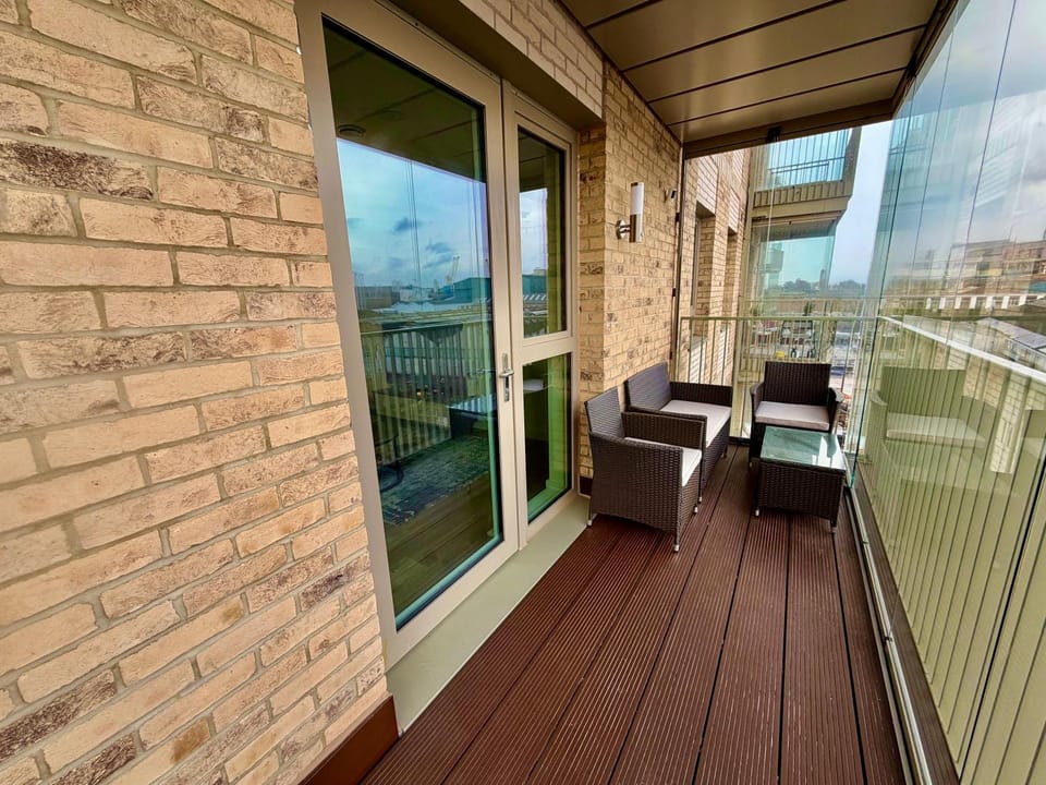 Property building, Balcony/Terrace