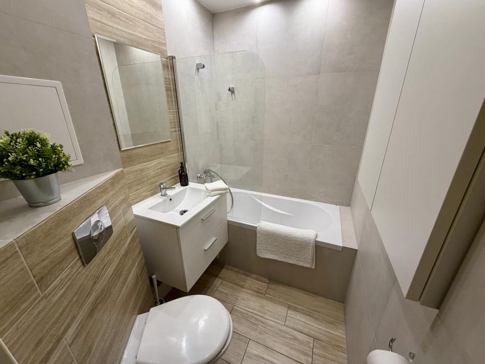 Shower, Toilet, Bathroom, Bath