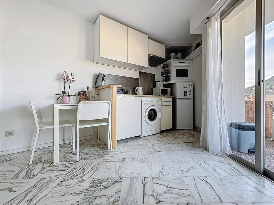 Évasion niçoise à 12 min du port Vue & confort Apartment in Nice