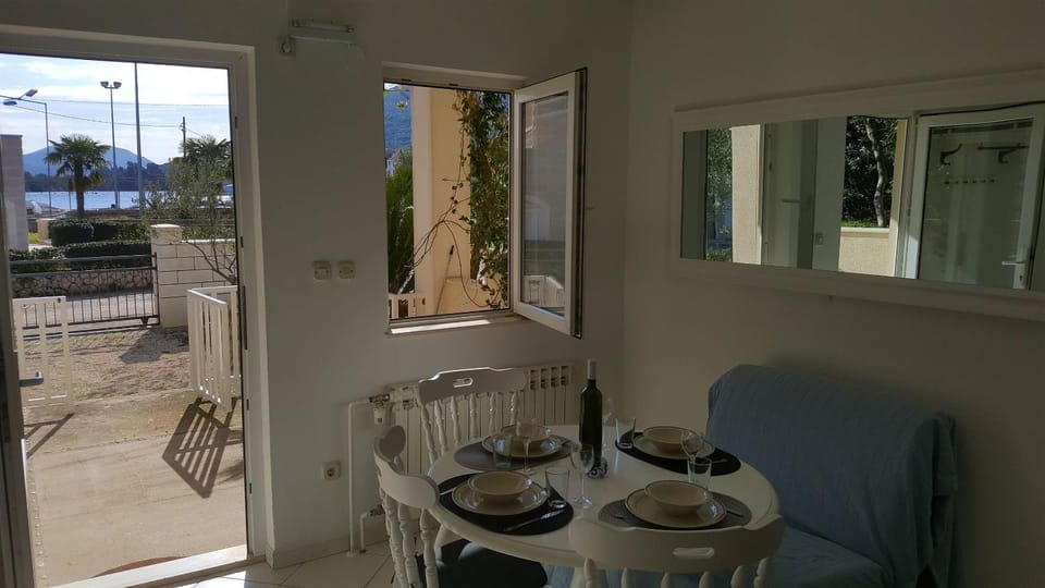 View (from property/room), Dining area