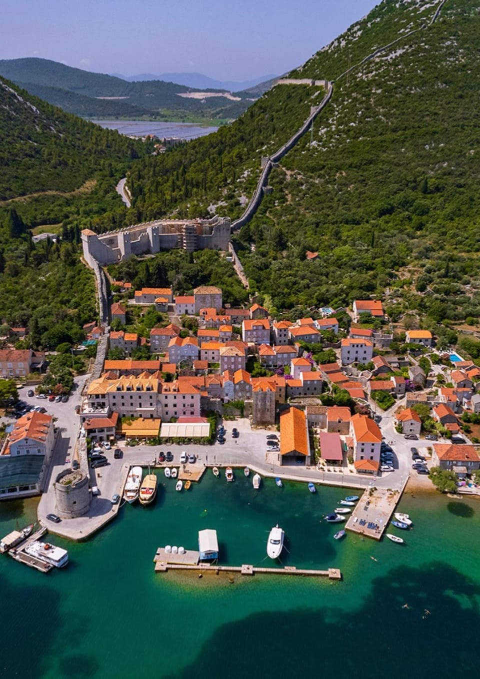 Bird's eye view, Location