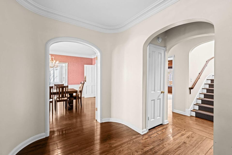 Spacious 5BR LA Villa with Pool Spa & Game Room House in Beverly Hills