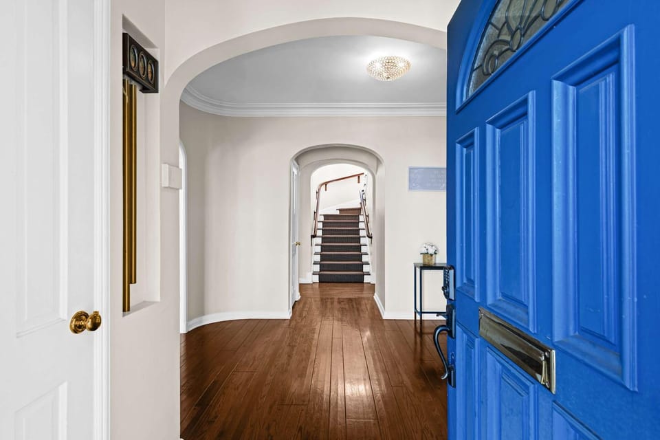 Spacious 5BR LA Villa with Pool Spa & Game Room House in Beverly Hills