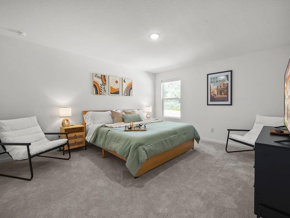 The Oak Tree House 4 KING Beds House in San Antonio