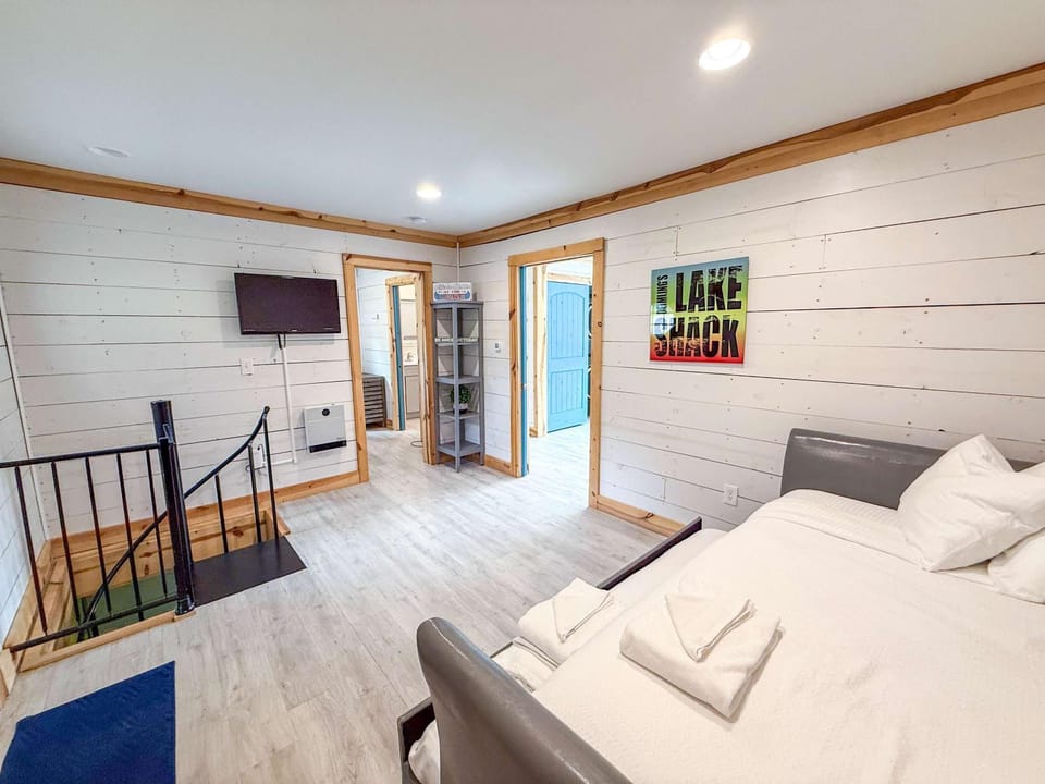 Lakefront Home with Boat Dock and Multiple Decks House in Williamstown