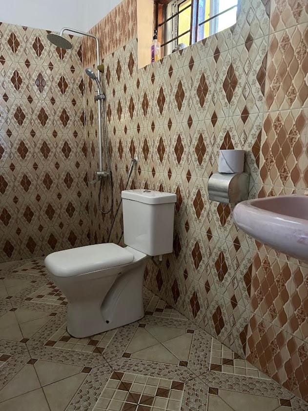 Shower, Toilet, Bathroom, bidet