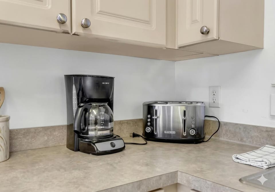 Coffee/tea facilities, Kitchen or kitchenette, minibar, toaster