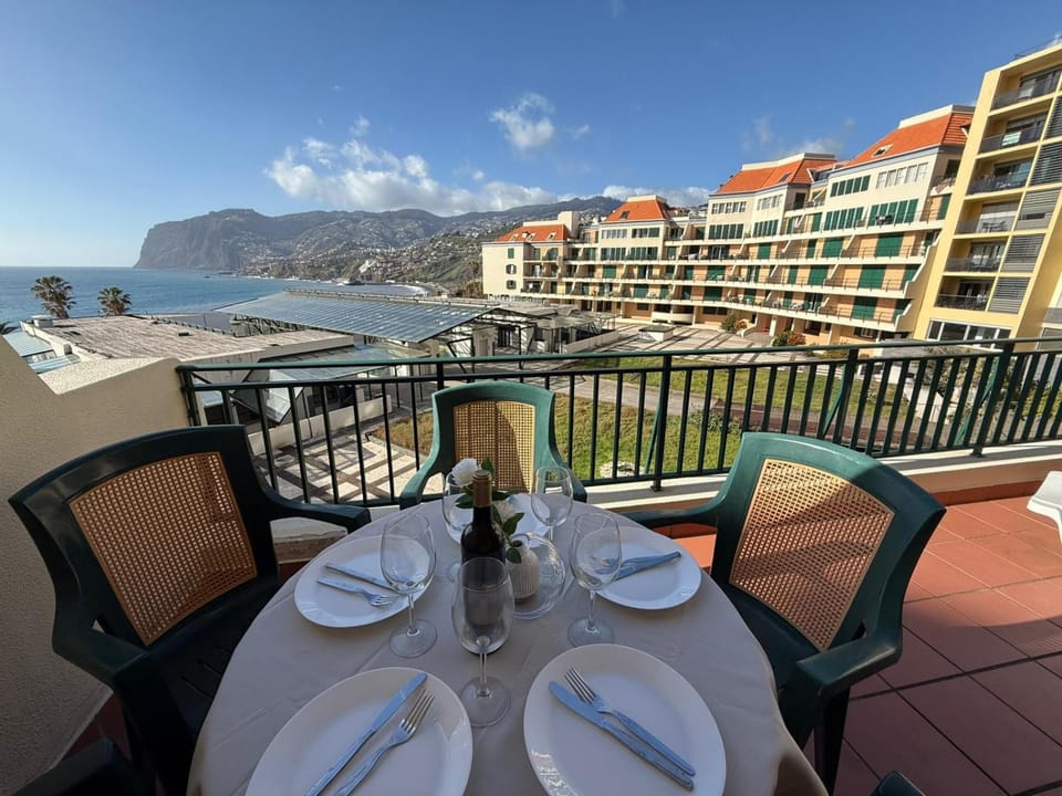 Property building, Natural landscape, View (from property/room), Balcony/Terrace, Beach, City view, Sea view