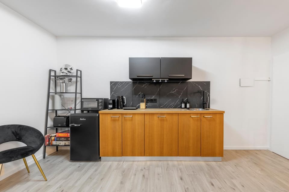 Kitchen or kitchenette, oven, stove