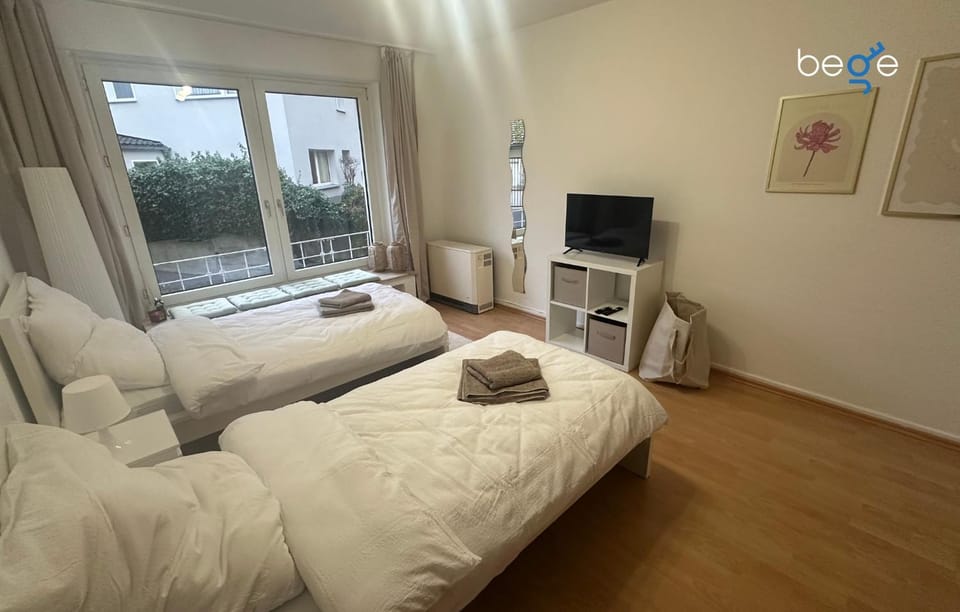 Photo of the whole room, Bedroom, heating, internet