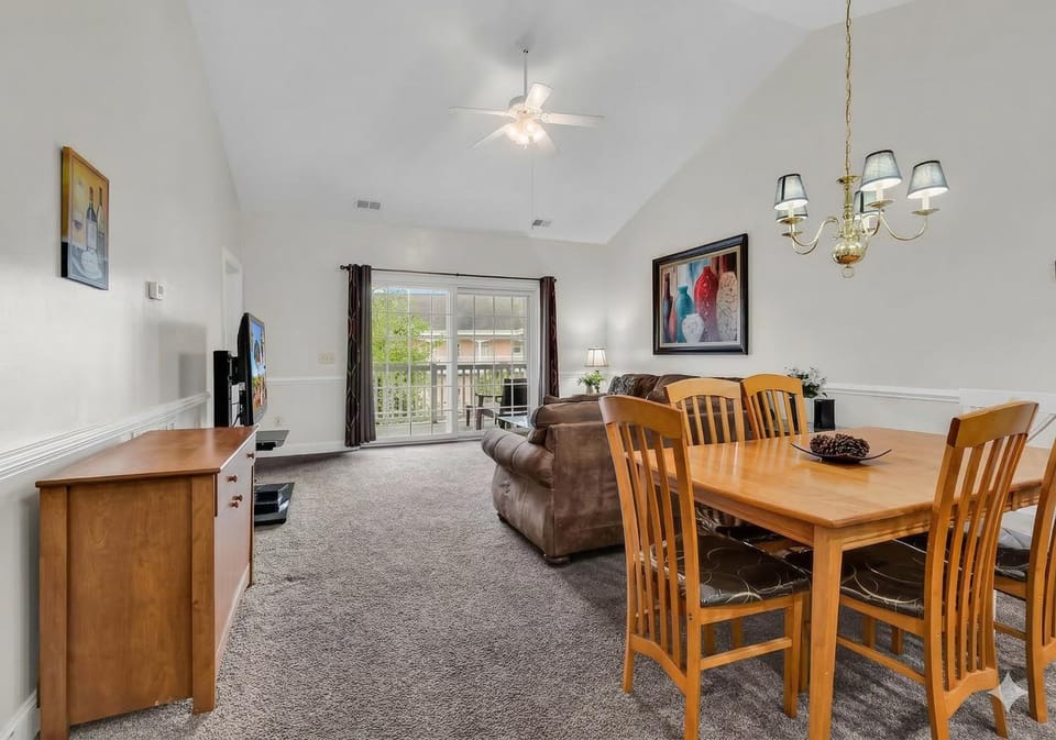Living room, Dining area