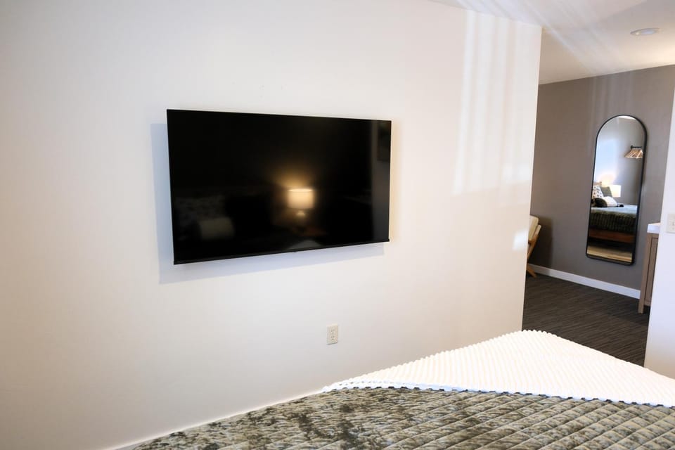 TV and multimedia, Photo of the whole room