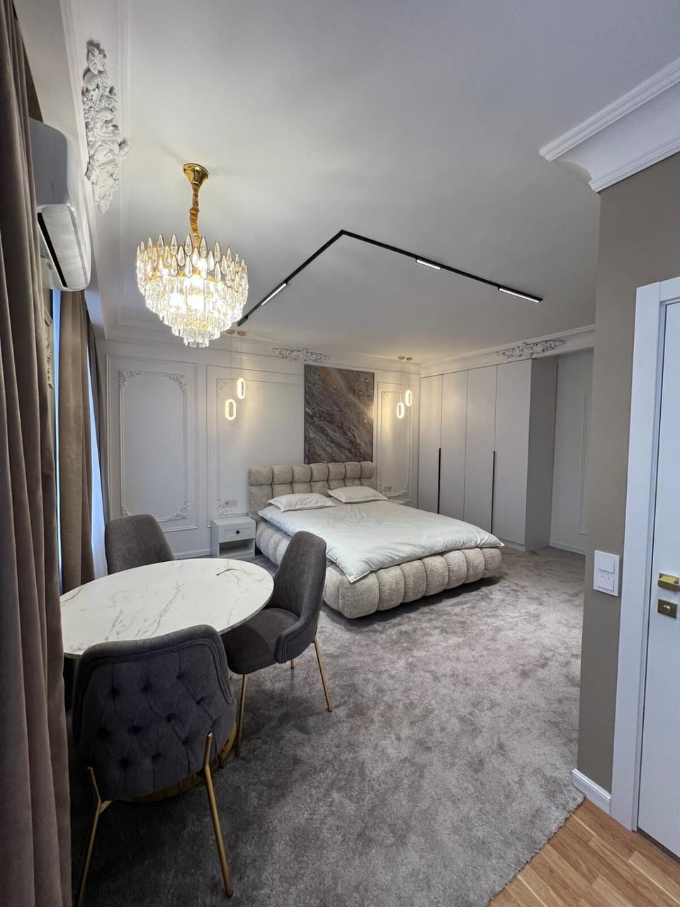 Cozy Modern Flat in Heart of City Center Park Apartment in Chișinău