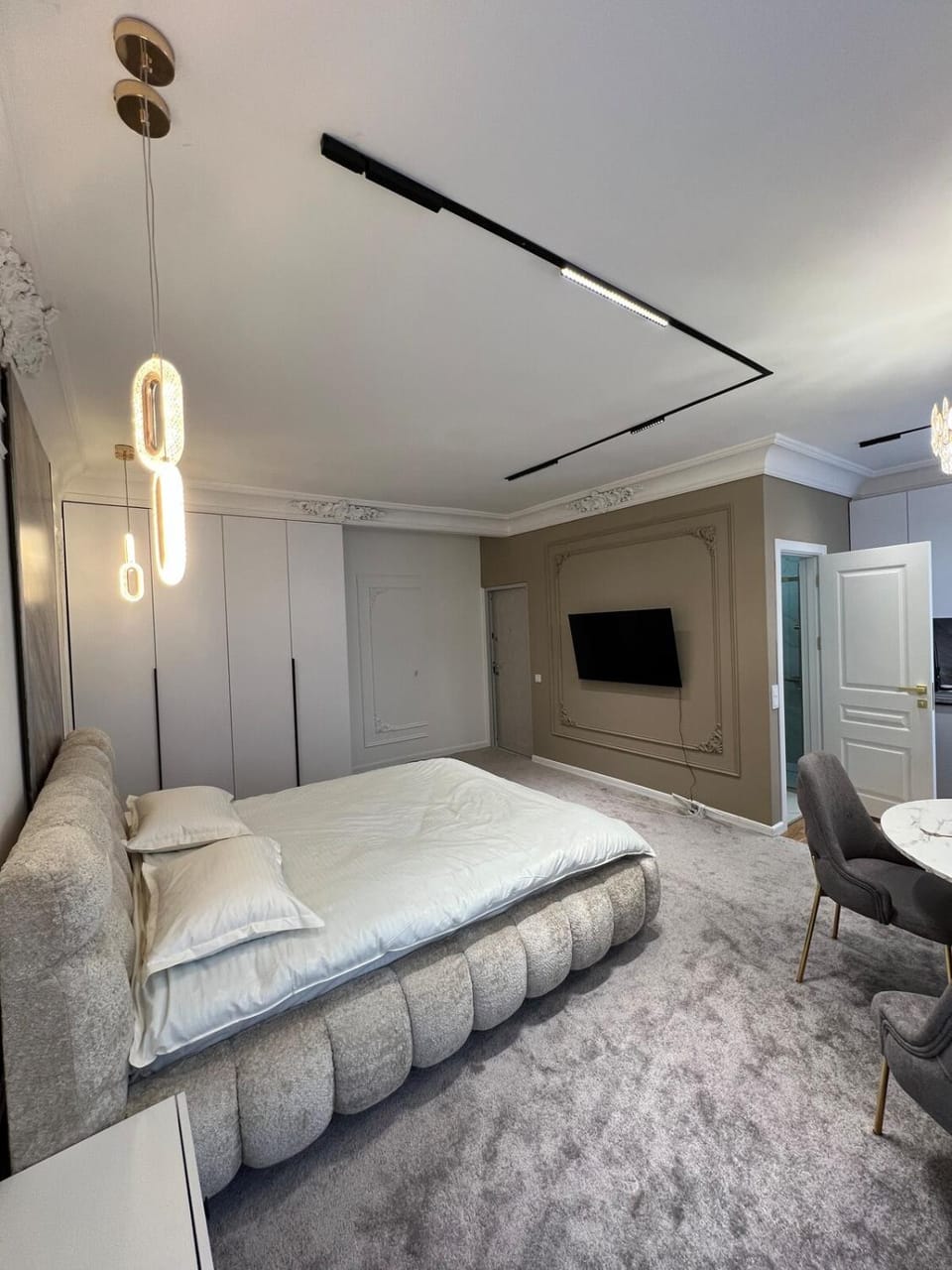 Cozy Modern Flat in Heart of City Center Park Apartment in Chișinău