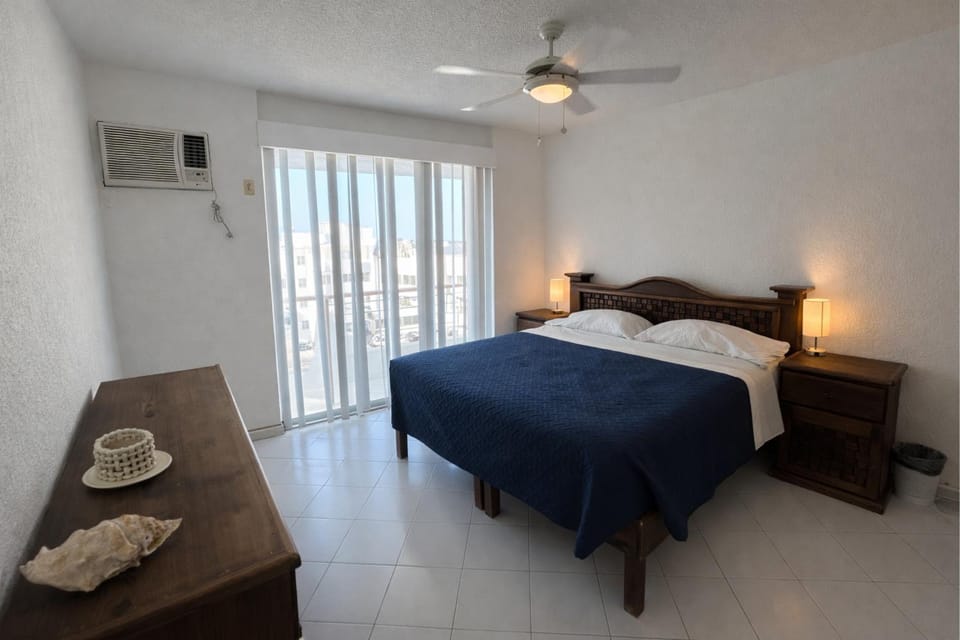 Bed, Photo of the whole room, Bedroom, air conditioner