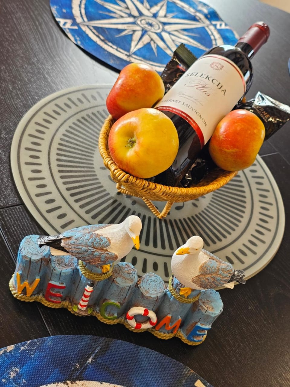 Food and drinks, Food, Drinks