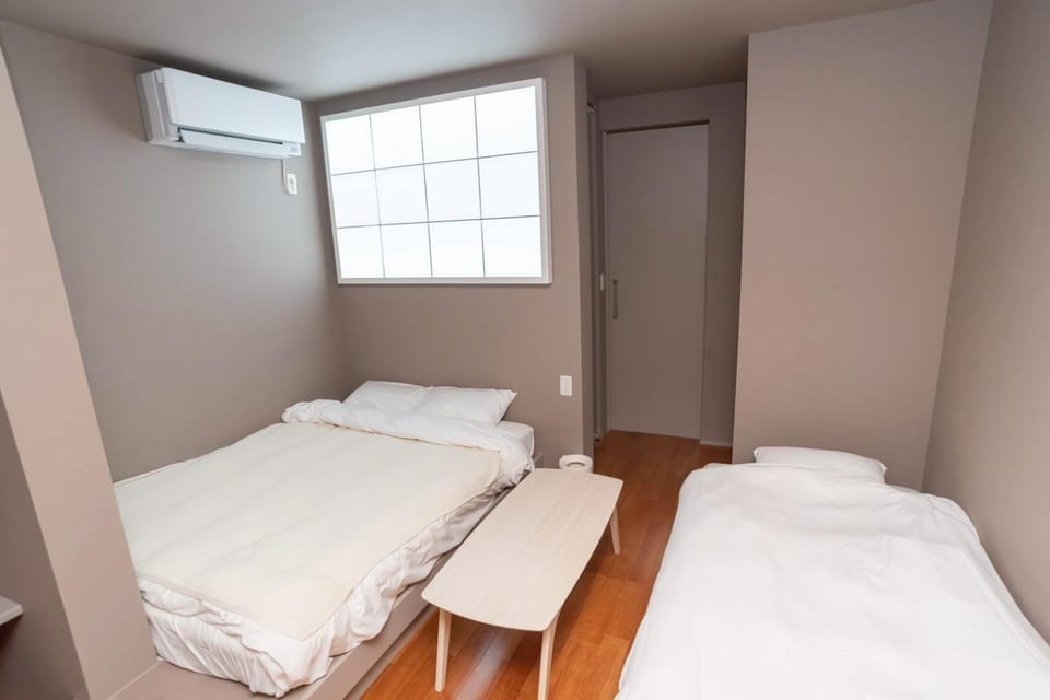 Bed, Bedroom, air conditioner