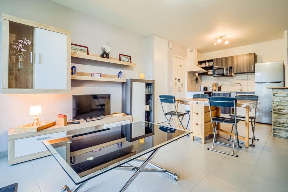 Séjour paisible avec terrasse & proche mer Apartment in Brittany