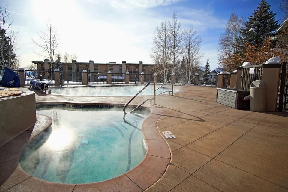 Storm Meadows Club B-214 - Ski In/Ski Out, Hot Tub & Pool, Ski Locker House in Steamboat Springs