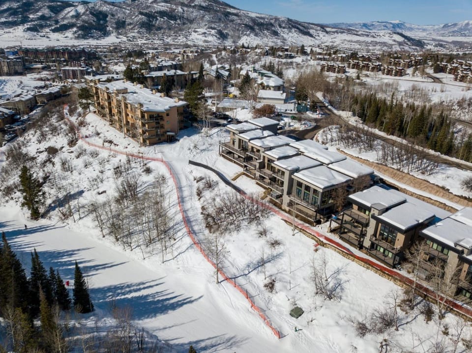 Storm Meadows Club B-214 - Ski In/Ski Out, Hot Tub & Pool, Ski Locker House in Steamboat Springs