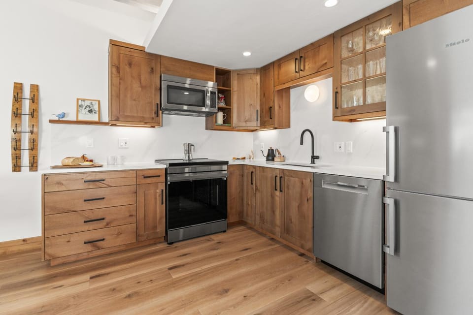 Club-B211 Fully Renovated, Panoramic Ski Views, Ski In Ski Out House in Steamboat Springs