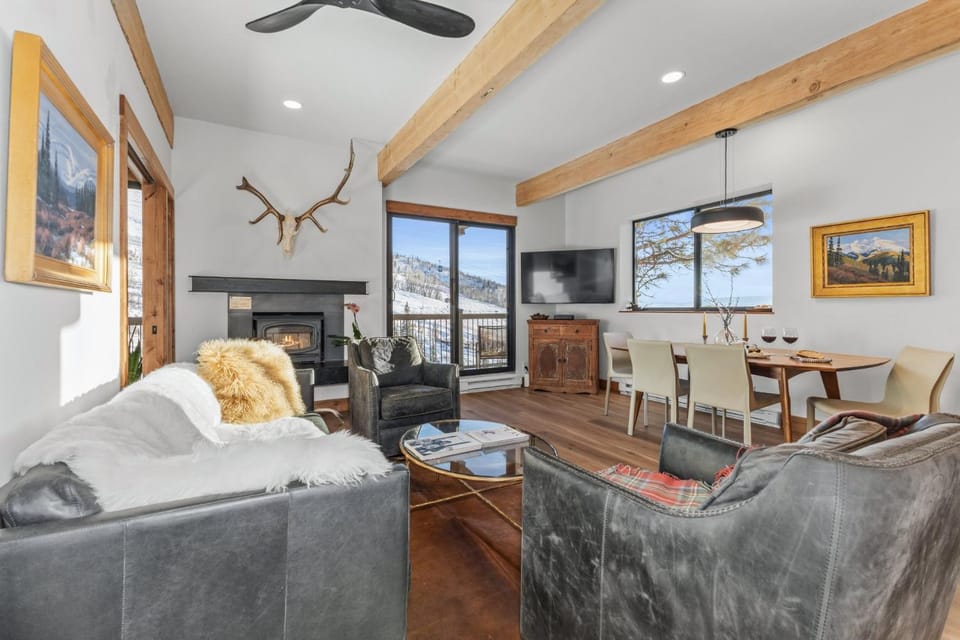 Club-B211 Fully Renovated, Panoramic Ski Views, Ski In Ski Out House in Steamboat Springs