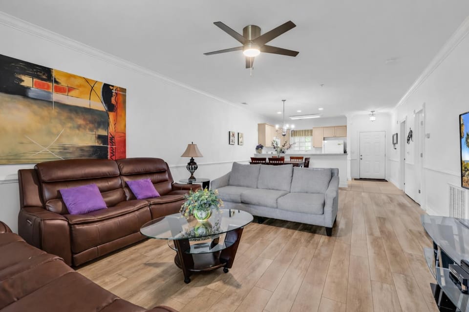 TV and multimedia, Living room, Seating area, Evening entertainment