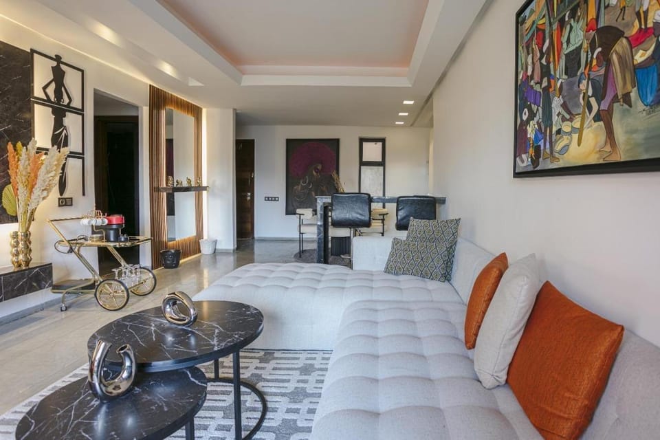 Living room, Seating area, Dining area