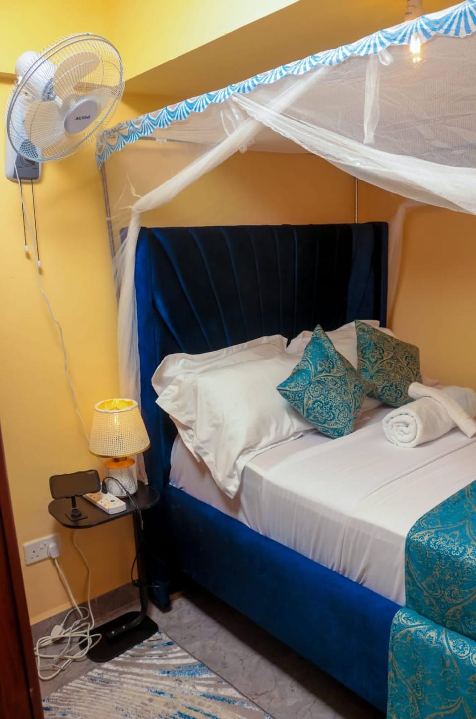 Bedroom, air conditioner
