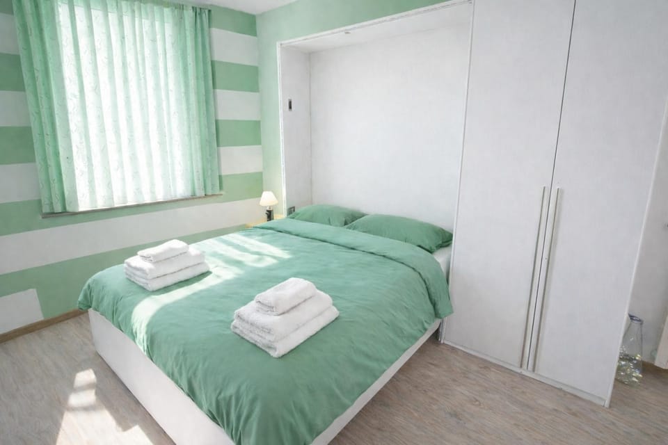 Bed, Photo of the whole room, Bedroom, towels, wardrobe