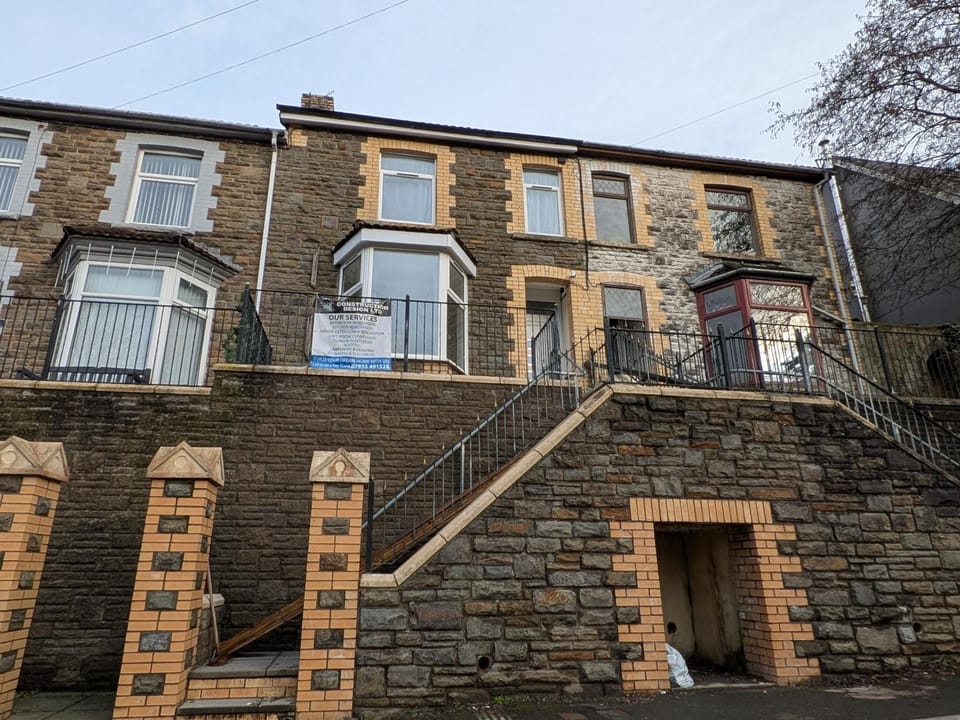 5 bedroom Gelli Terrace House in Wales