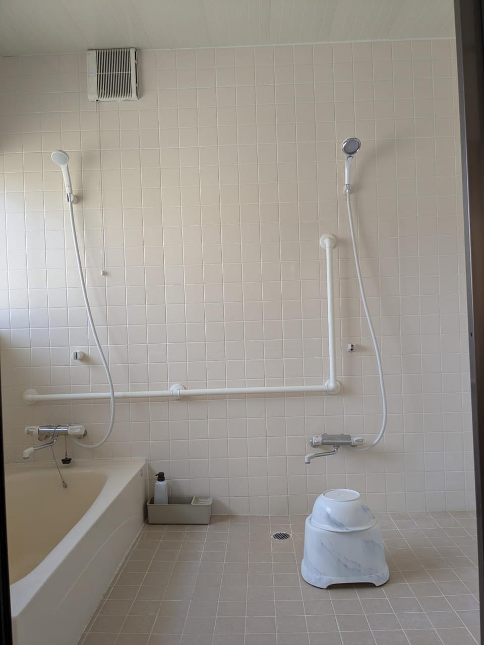 Bathroom, Internal: Not applicable to any particular room