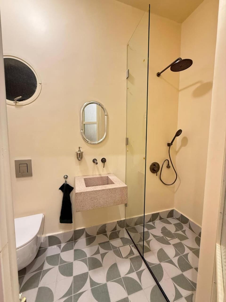 Beit'roun 2BR Apartment in Batroun Apartment in Africa