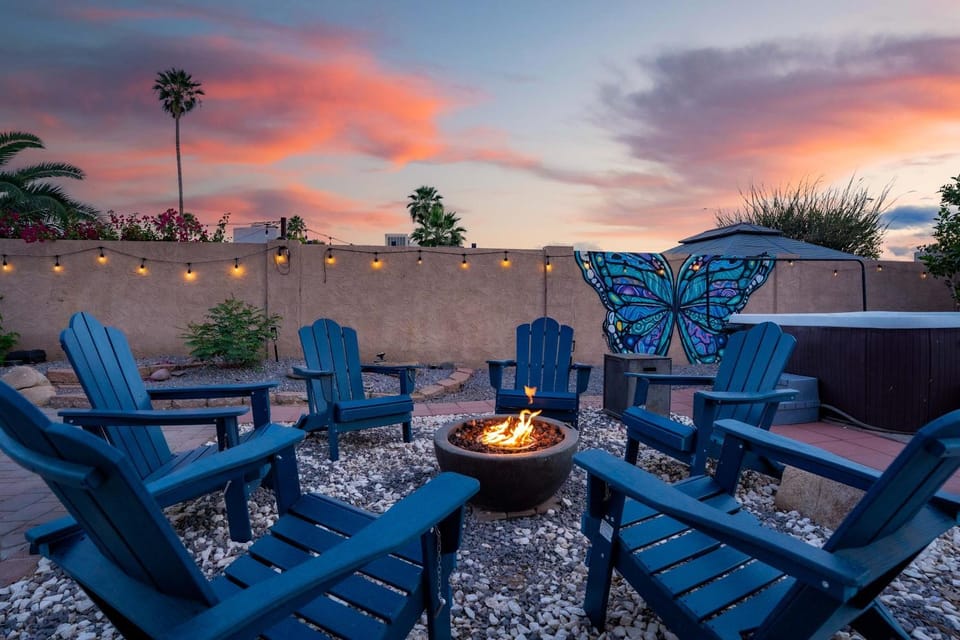 Refreshing Pool Hot Tub Game Room Sleeps 8 House in Scottsdale