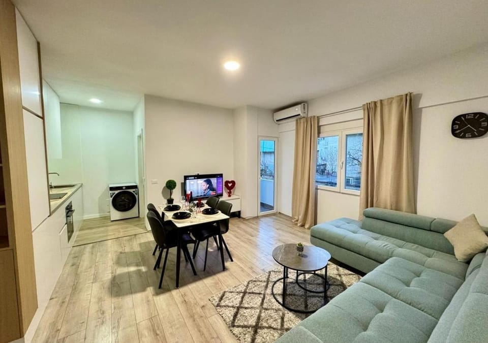 TV and multimedia, Living room, internet, air conditioner