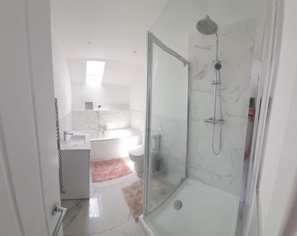 LuxeBeach 5 Double Bed Villa Villa in Poole