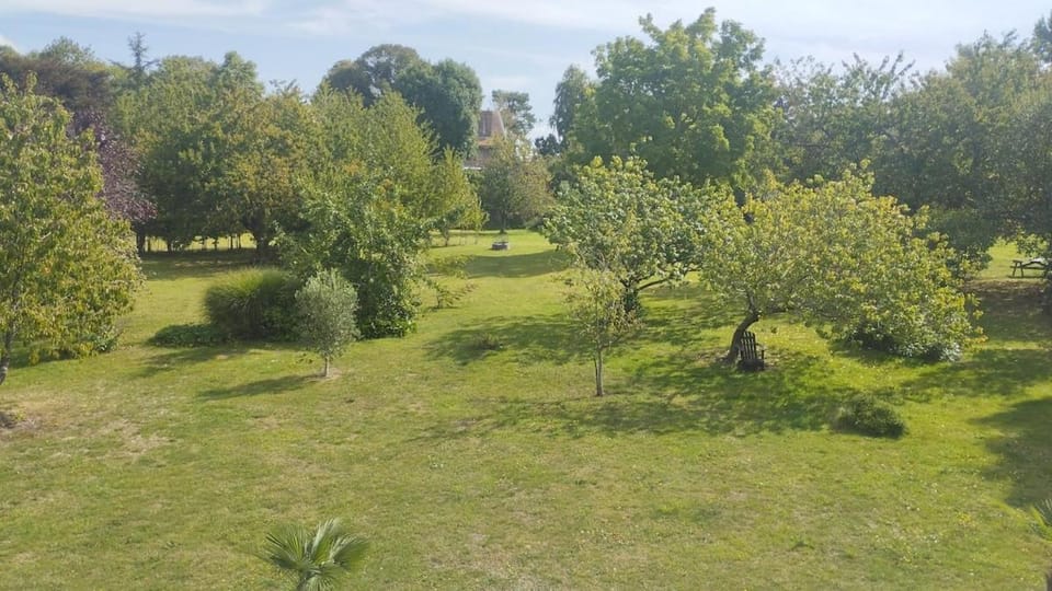 Domaine des Cerisiers - Piste cyclable & parking privé House in Normandy