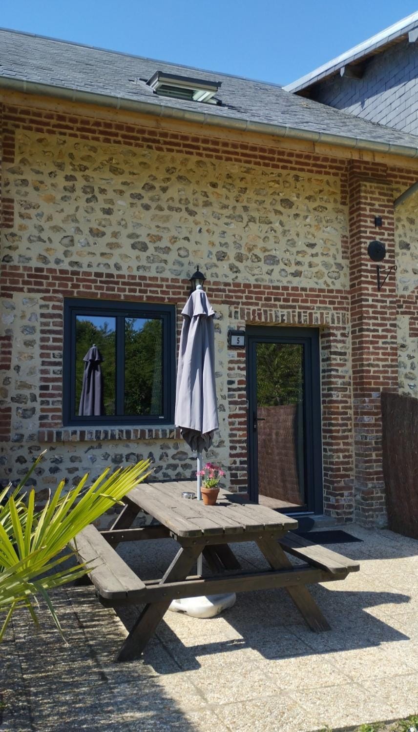 Domaine des Cerisiers - Piste cyclable & parking privé House in Normandy