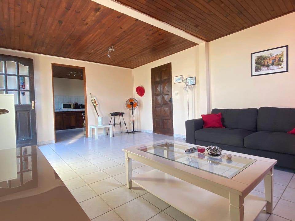 Communal lounge/ TV room, TV and multimedia, Living room