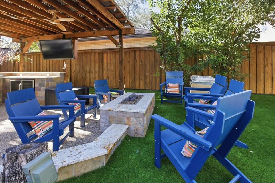Ultimate Backyard Pool Game Room Kid's Room House in San Antonio
