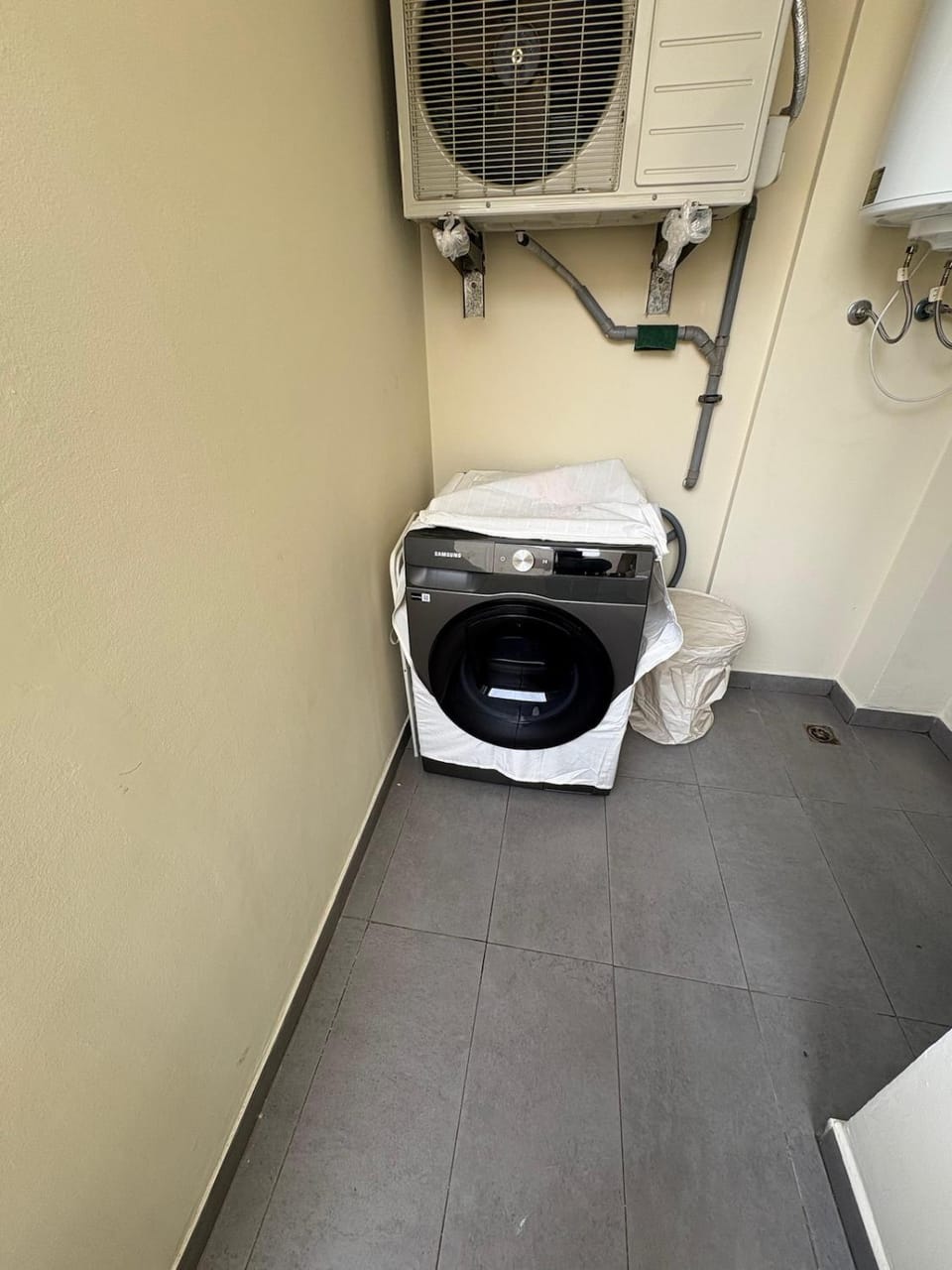Premium 2 Bedroom Suite Maarif Central & High-Speed Wi-Fi Fully Equipped Walk to Twin Center & Shops Next to Carrefour Val Fleuri Family-Friendly Apartment in Casablanca