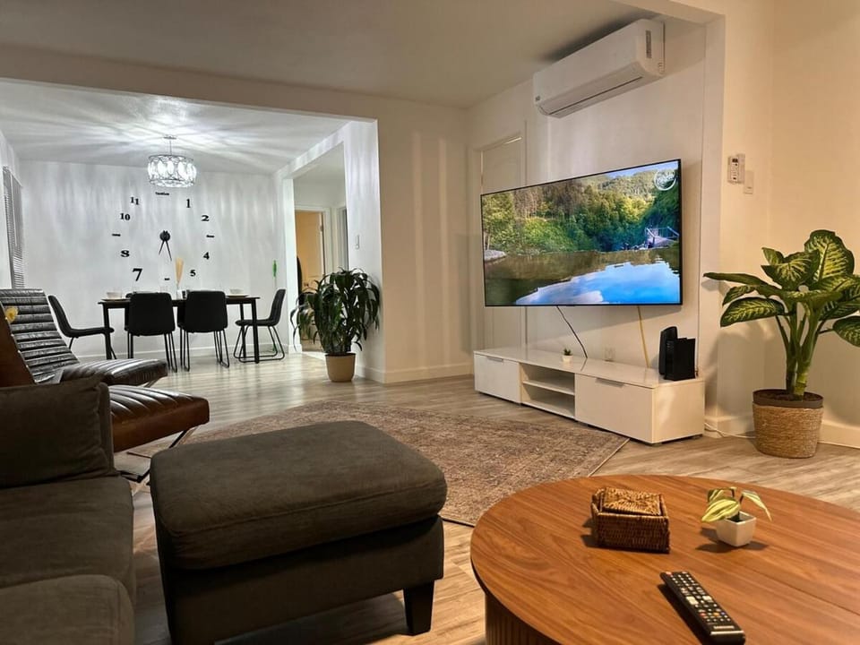 Walkable to SoFi, Intuit Dome, Kia Forum World Cup House in Inglewood