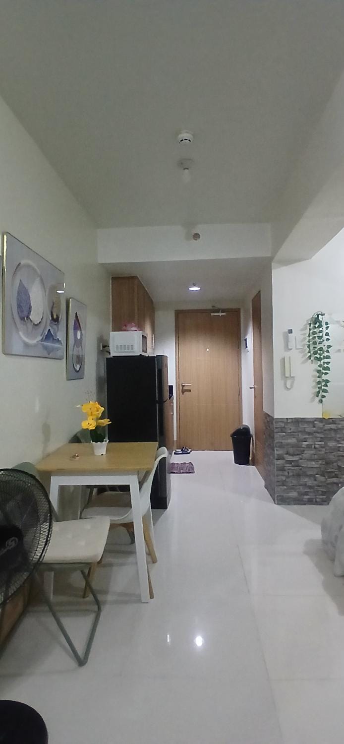 TV and multimedia, Kitchen or kitchenette, Living room, Seating area, Dining area