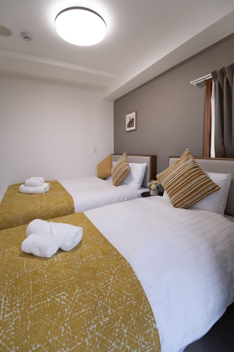 Bed, Photo of the whole room, Bedroom, towels