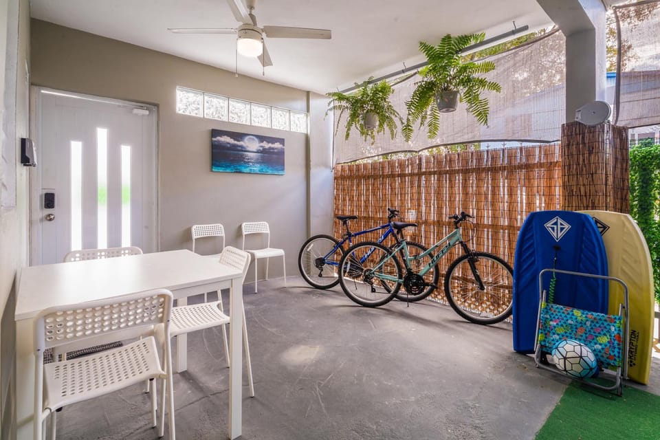 Patio, Dining area, Cycling