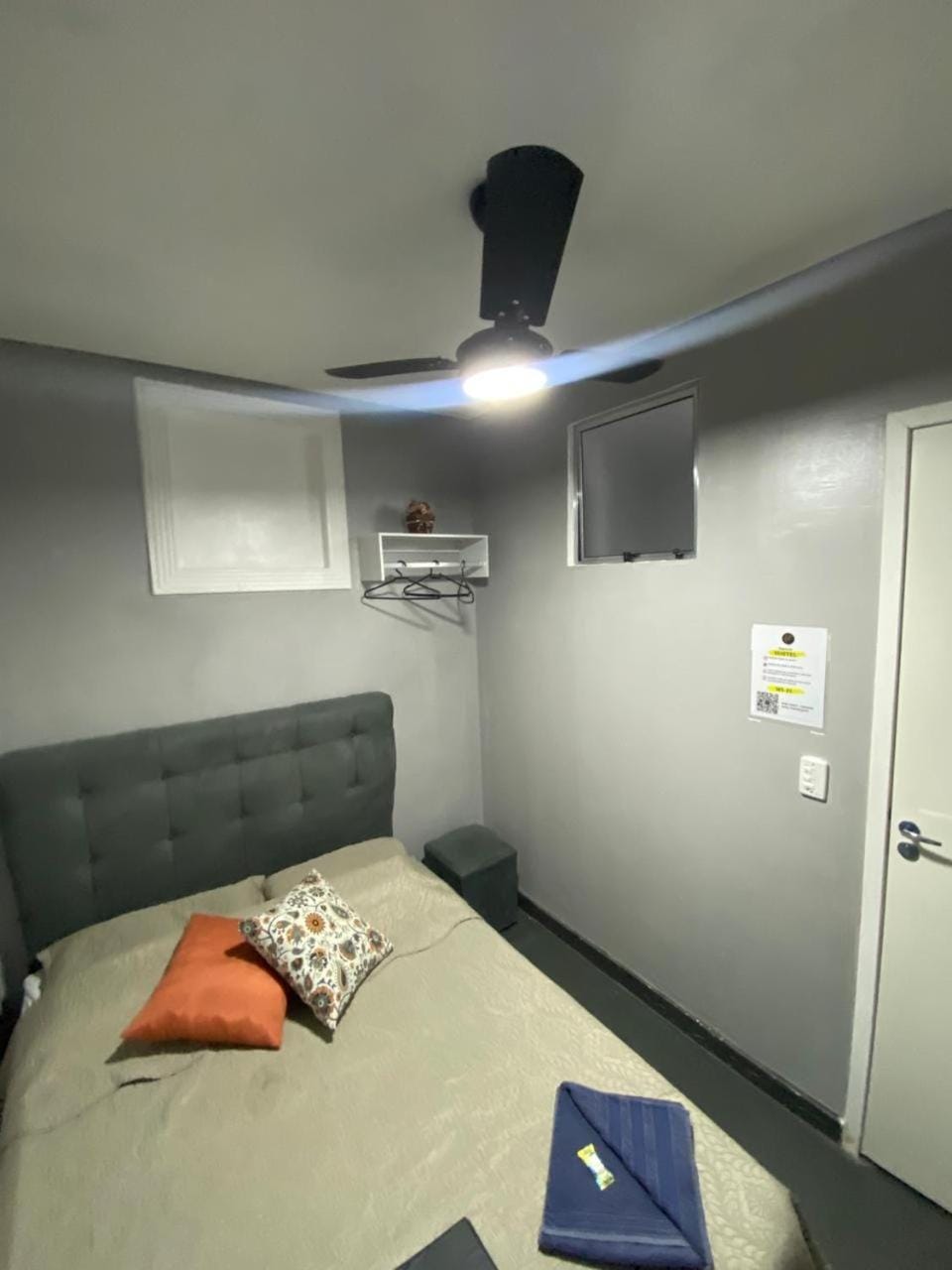 Bed, TV and multimedia, Photo of the whole room, Bedroom, towels, wardrobe